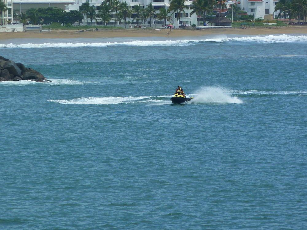 Dolphin Cove Inn Manzanillo Eksteriør billede