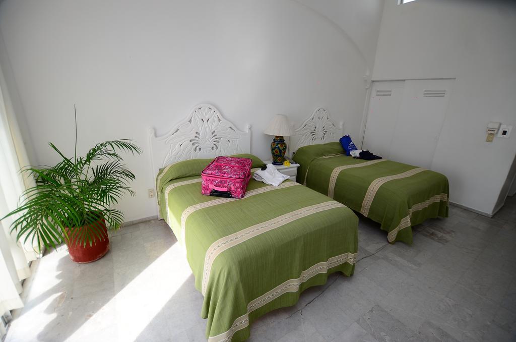 Dolphin Cove Inn Manzanillo Eksteriør billede