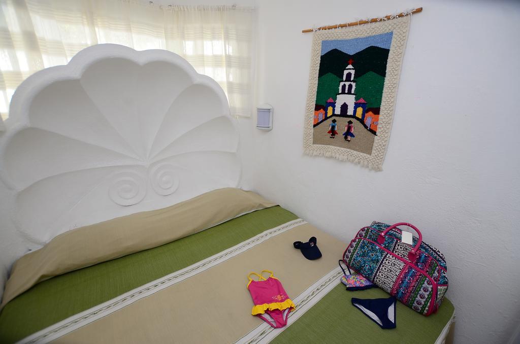 Dolphin Cove Inn Manzanillo Eksteriør billede