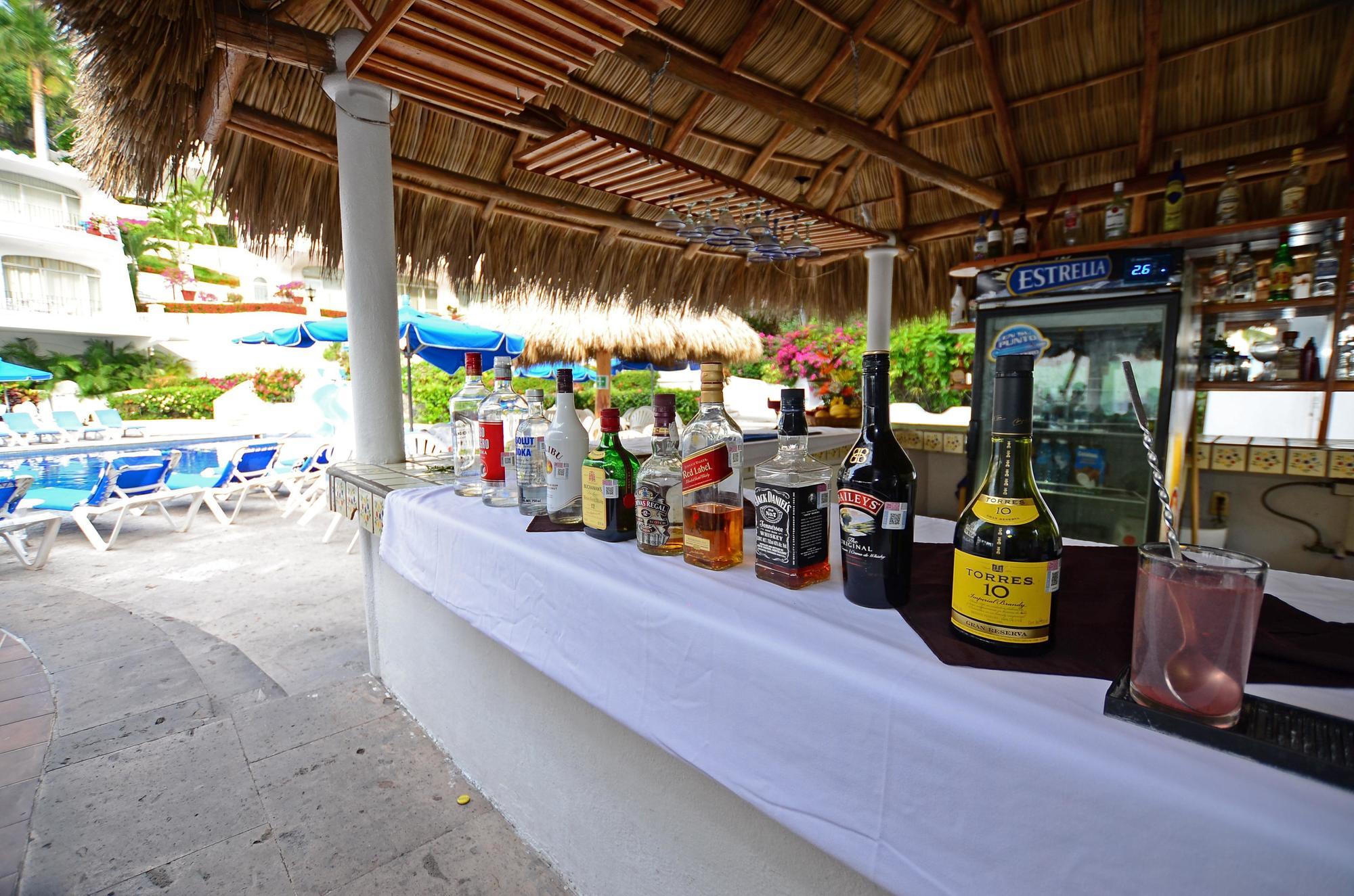 Dolphin Cove Inn Manzanillo Eksteriør billede