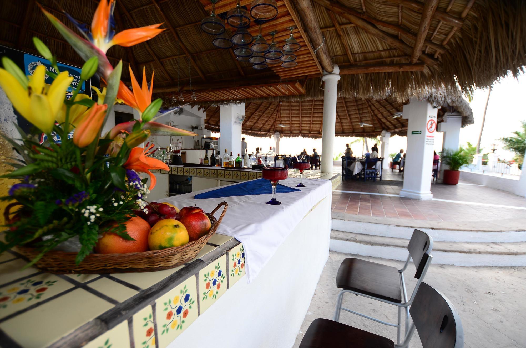 Dolphin Cove Inn Manzanillo Eksteriør billede