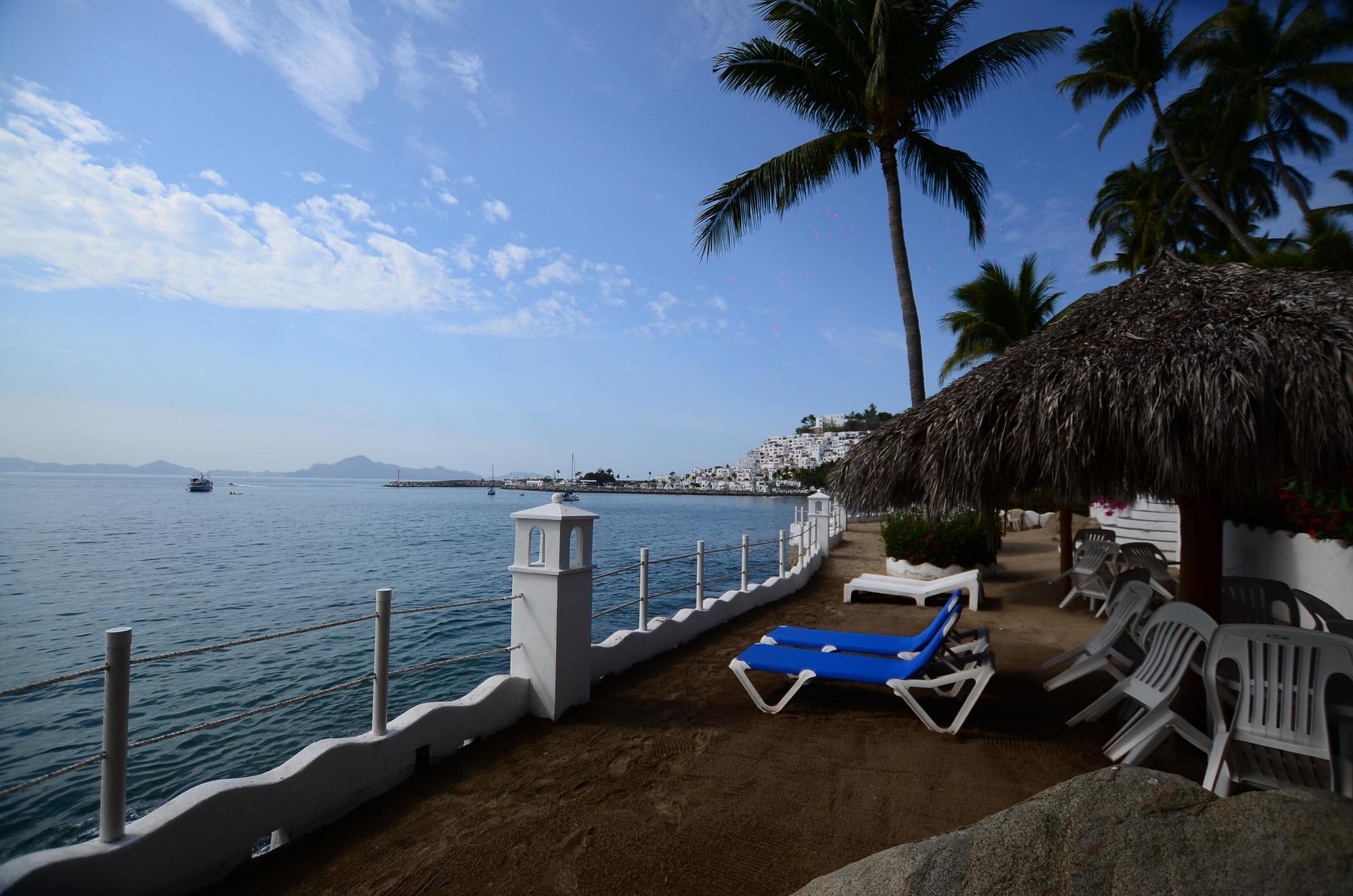 Dolphin Cove Inn Manzanillo Eksteriør billede