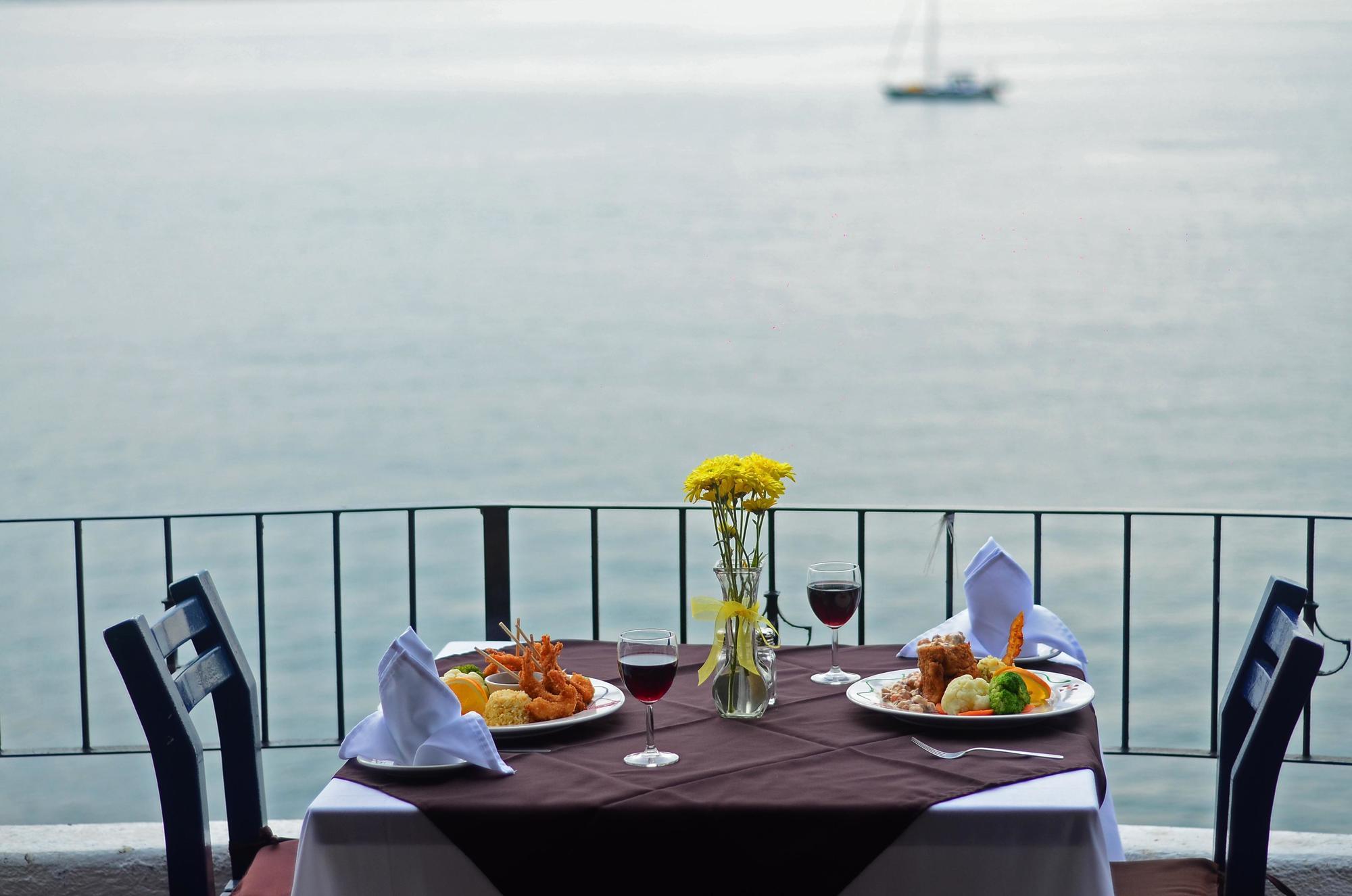 Dolphin Cove Inn Manzanillo Eksteriør billede